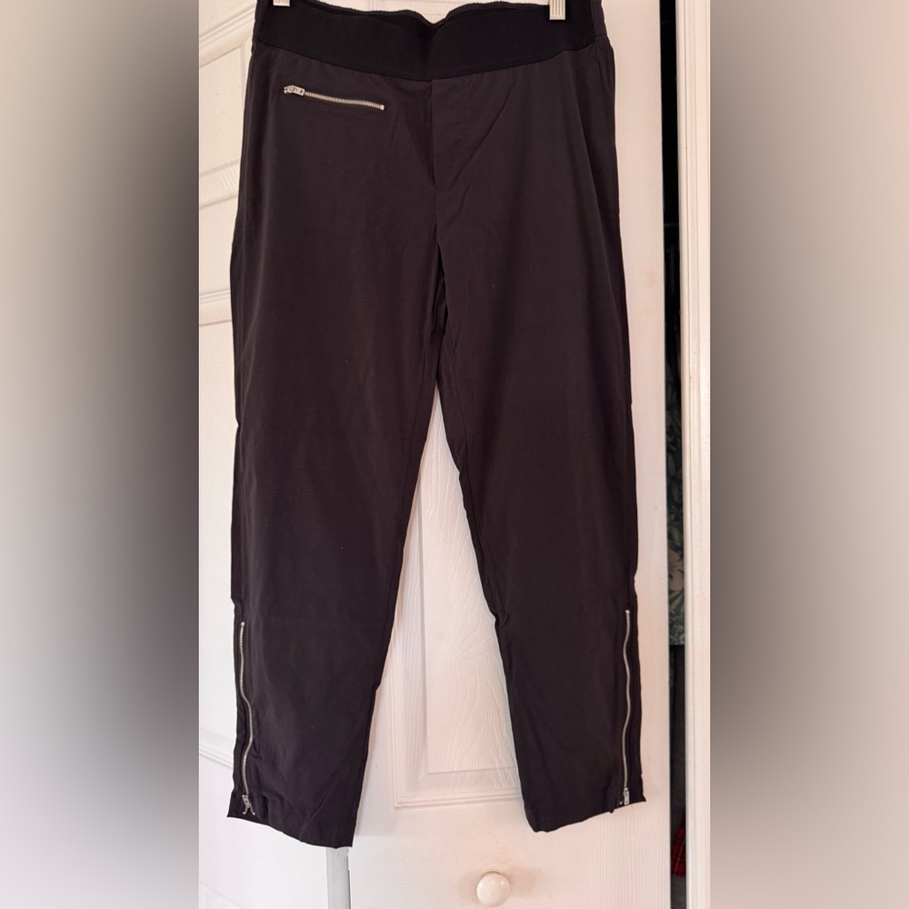 Athleta Mod Trekkie Crop Jogger Pants Black Sz 10